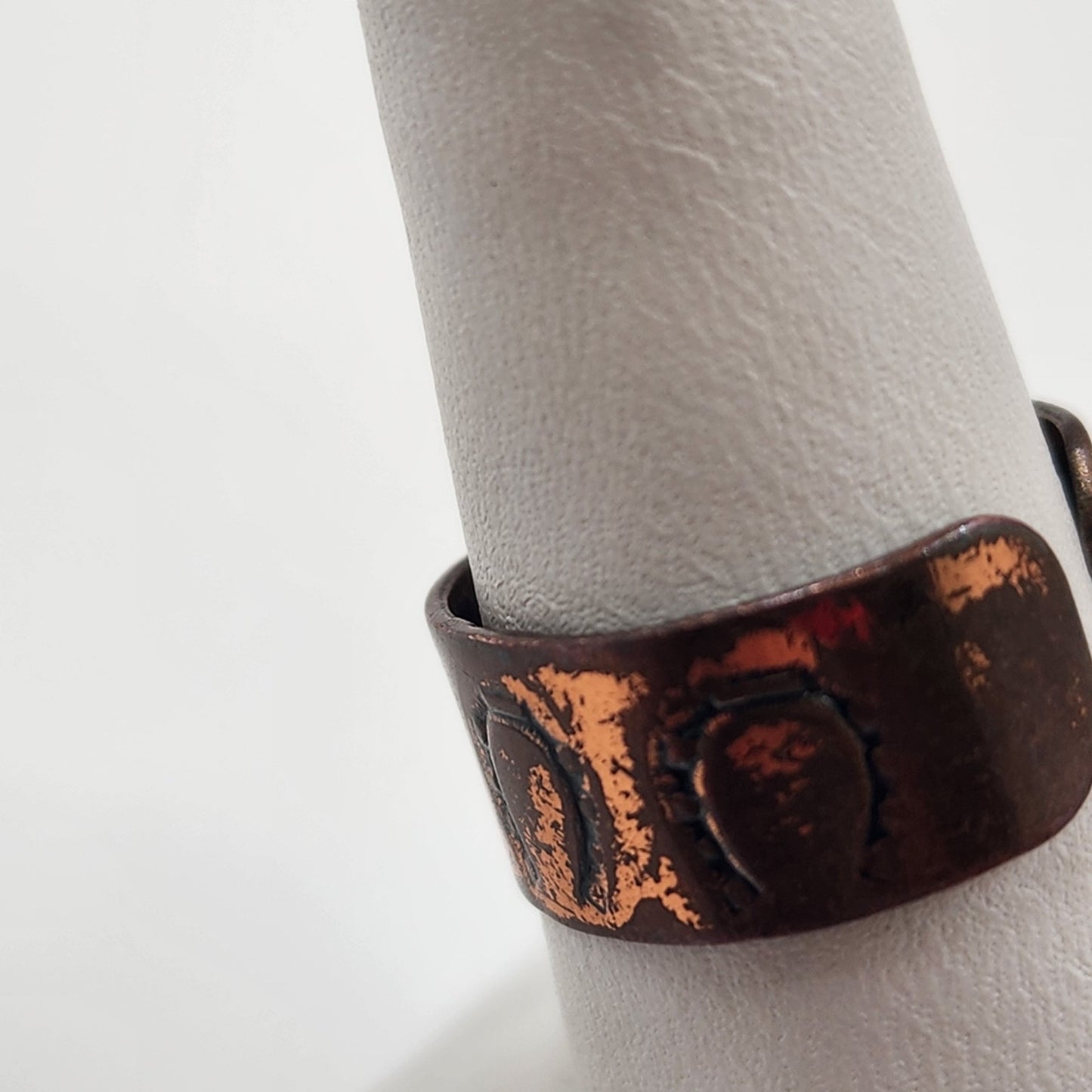 Rustic Copper Band Open Shank Ring with 5 Engraved Horseshoes for Luck