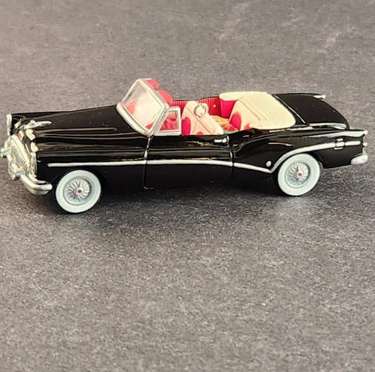 Hallmark 1953 Buick Roadmaster Skylark Classic Car Holliday Ornament 4"
