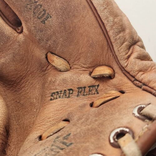 Pennant S370 Leather Baseball Glove RH Thrower 8" Childs Size 1960's Style