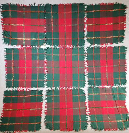 9 Fabric Placemats Dark Green Red Gold Plaid Holiday Christmas Vintage 15" x 15"