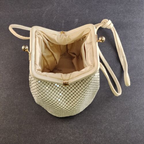 Whiting and Davis White Mesh Hand Bag Purse w Kiss Closure & Shoulder Strap VTG
