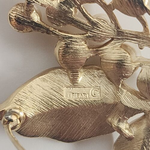Signed Crown Trifari Leaf Berries Faux Pearl Brushed Gold Tone Brooch Vintage