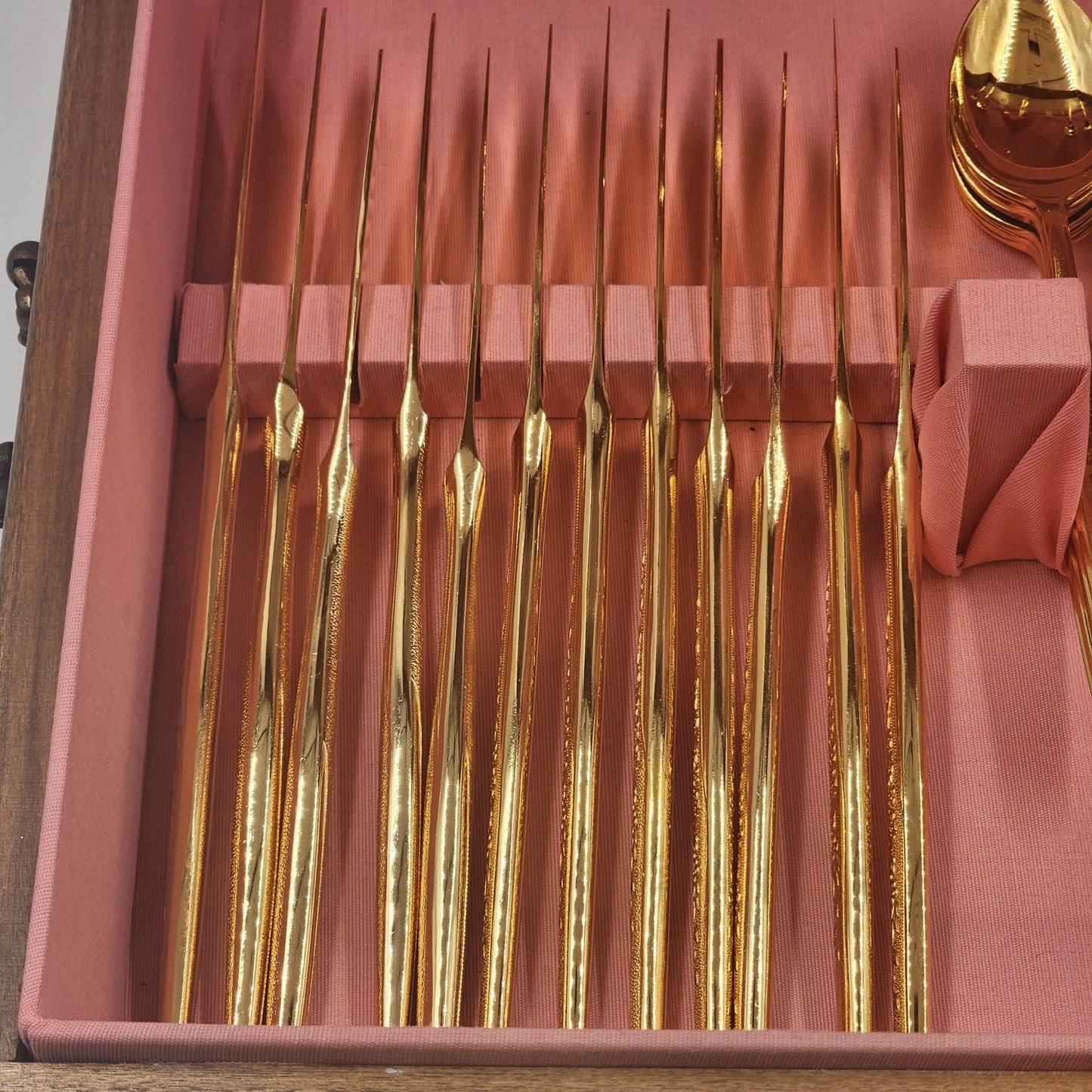 JH Carlyle 41 Pc 12 Place Setting Golden Bouquet Flatware Set w/ Large Maple Case