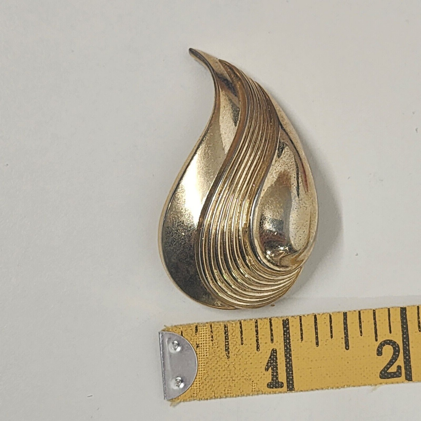 Trifari Gold Tone Leaf Brooch Vintage 2.25" x 2.25" Leaf-Shaped Pin