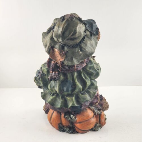 2 Resin Bears Collecting Pumpkins No-Name Brand China 9.75" and 6.75" Figurines