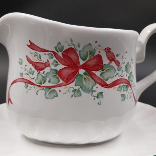 Corelle Coordinates Callaway Holiday Gravy Boat Set Christmas Decor Vintage
