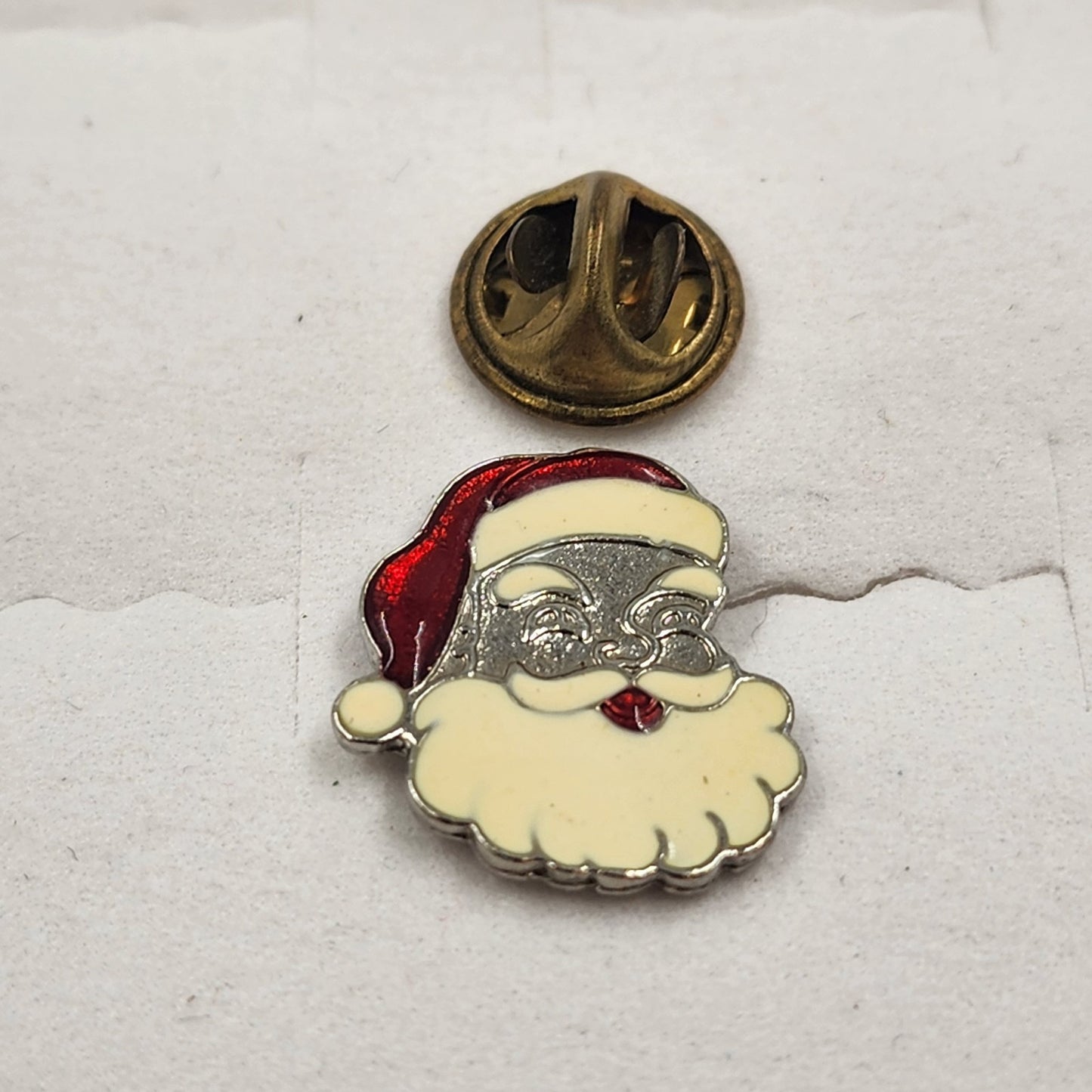 Christmas Santa Claus Head Enamel Brooch Lapel Pin Red White Gold Tone Vintage