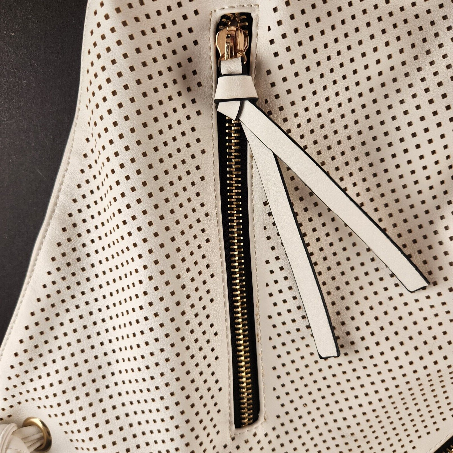 ALDO 15" White and Black Drawstring Backpack Zipper Pockets Drawstring Closure