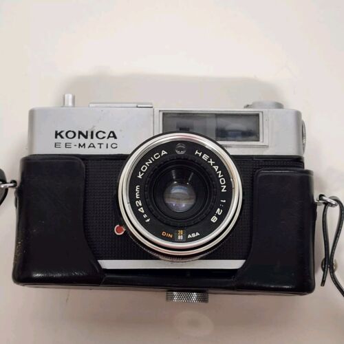 Konica EE-Matic Deluxe F 35mm Film Camera Hexanon 1:2.8 F=42mm AS IS Corrosion