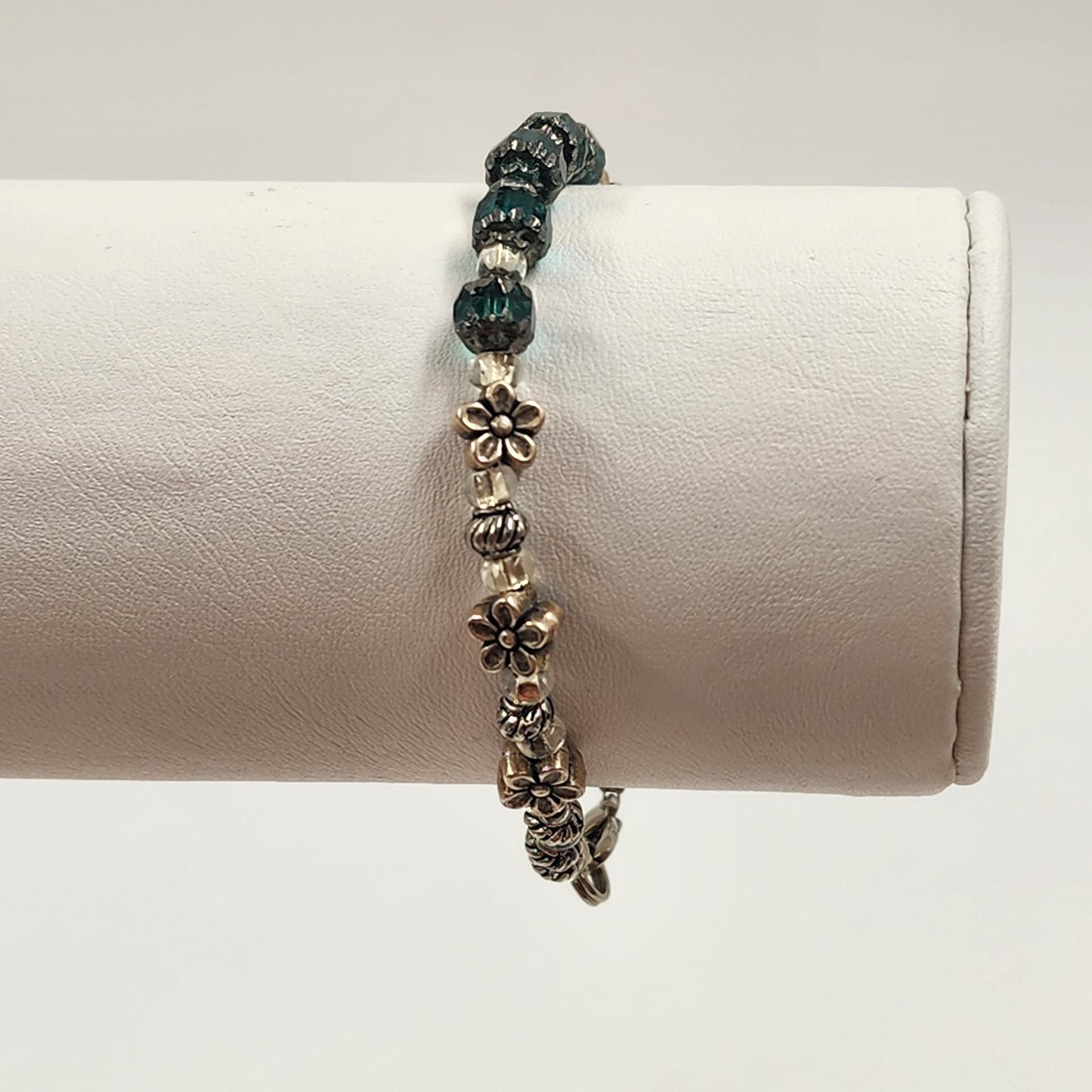 Teal Crystal Glass Rhinestone Bracelet with Gold Tone Floral Round Beaded 7"
