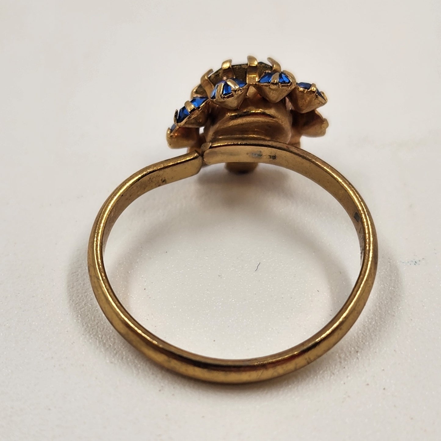 Adjustable Gold Tone Ring Large Blue Rhinestone with Accent Stones Size 9 Vtg