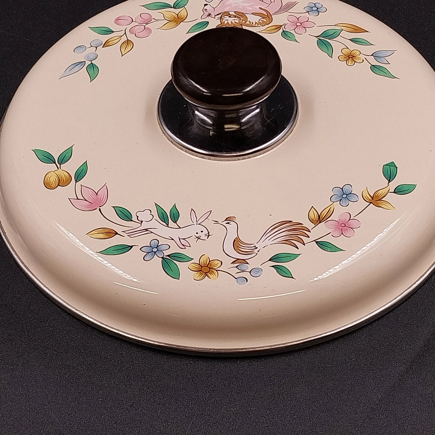 International Heartland Saucepan Lid 9"OD Enamelware Pot Cover Floral Black Knob
