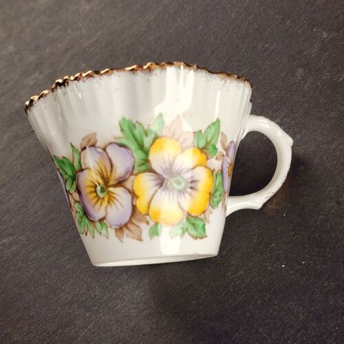 Salisbury Pansy 2125 Fine Bone China Tea Cup Ruffled Rim Vintage From England