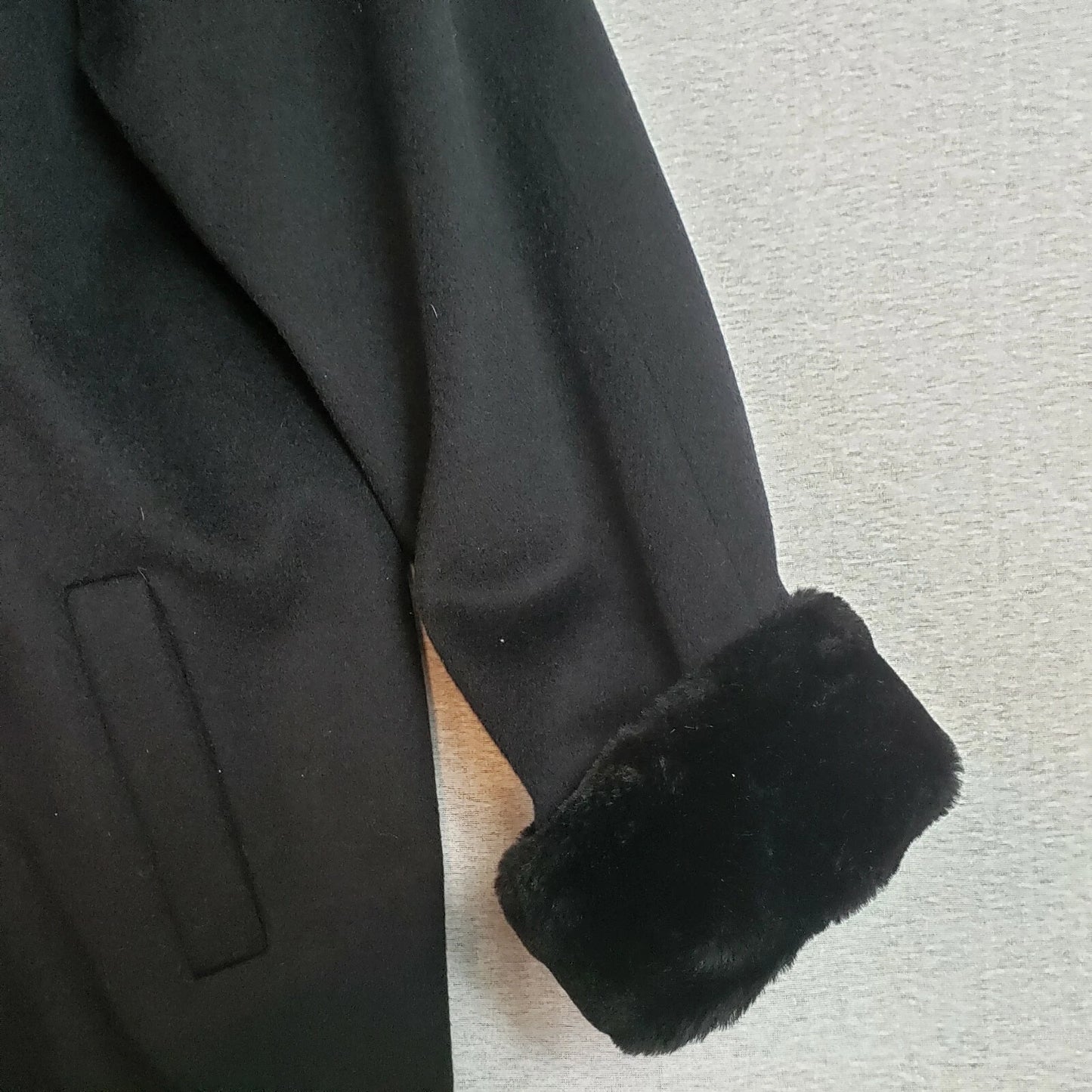 Albert Nipon Black Wool Maxi Coat Faux Fur Collar Cuffs Size 10 Vintage Elegant