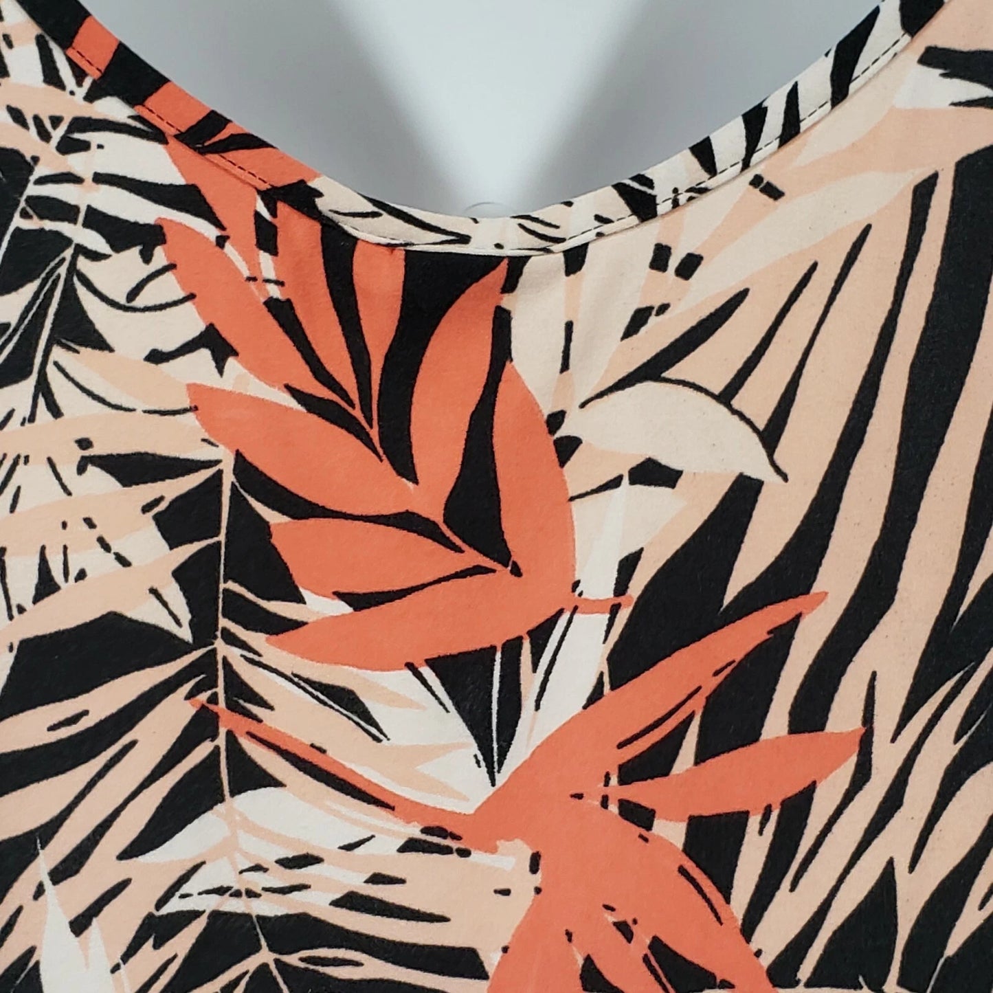 Eye Candy Women's Floral Top Size 2XL Black Pink Orange Cap Sleeves & Scoop Neck