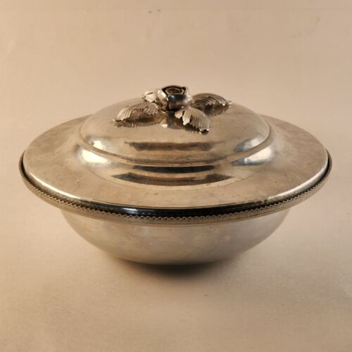 Hand Wrought Silverlook Covered Bowl Serving Dish 557 w 1.5qt Pyrex Bowl Vintage