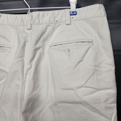 G H Bass & Co Men's Walking Shorts 36" Beige Flat Front Casual Style Vintage