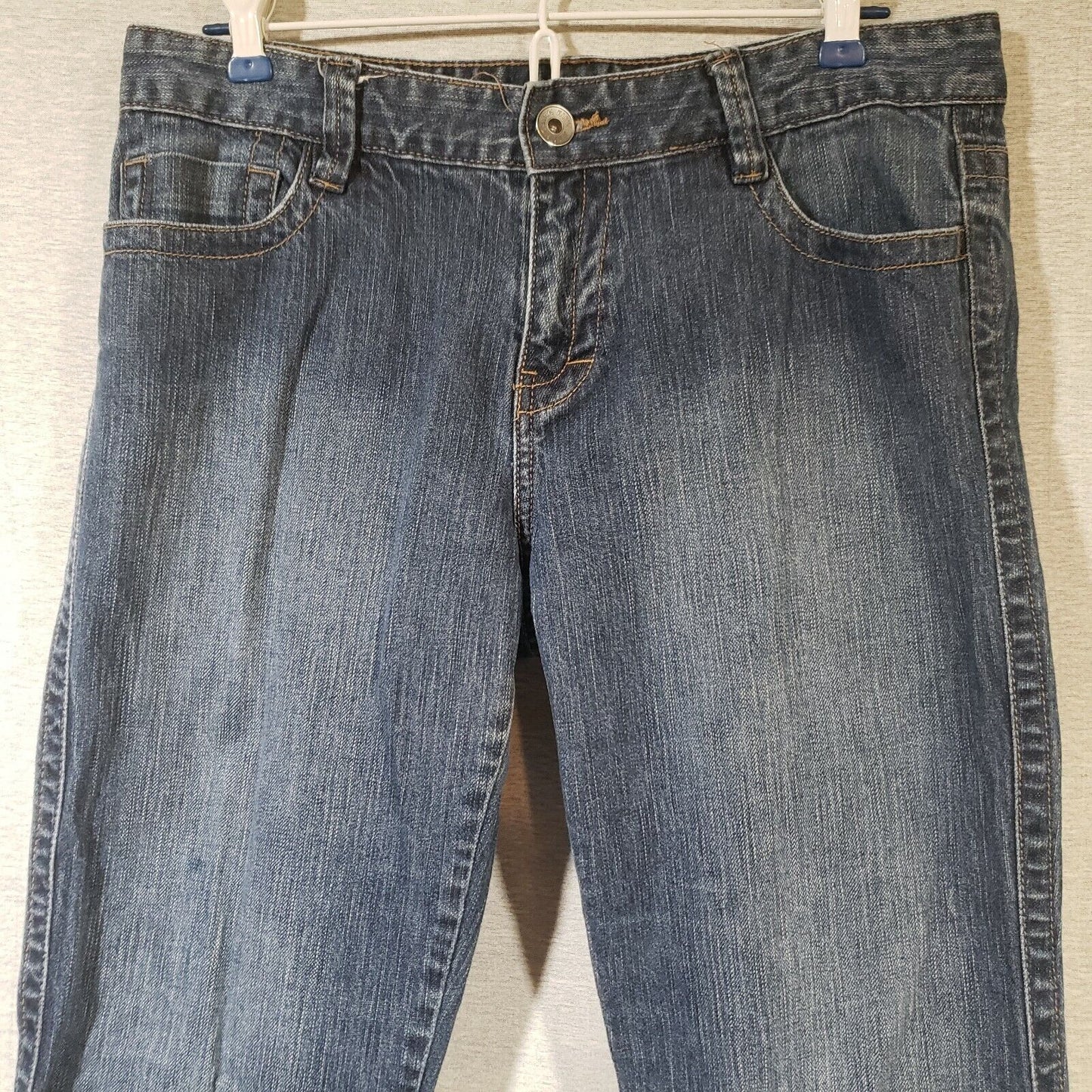 Calvin Klein Jeans Size 30/10 Lean Boot Dark Wash Denim Measured 32"w x31"inseam