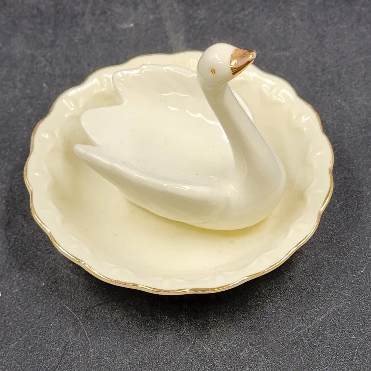 Swan Porcelain Trinket Ornament Dish Ring Holder Cream Gold Accent 4.25" x 3.5"h