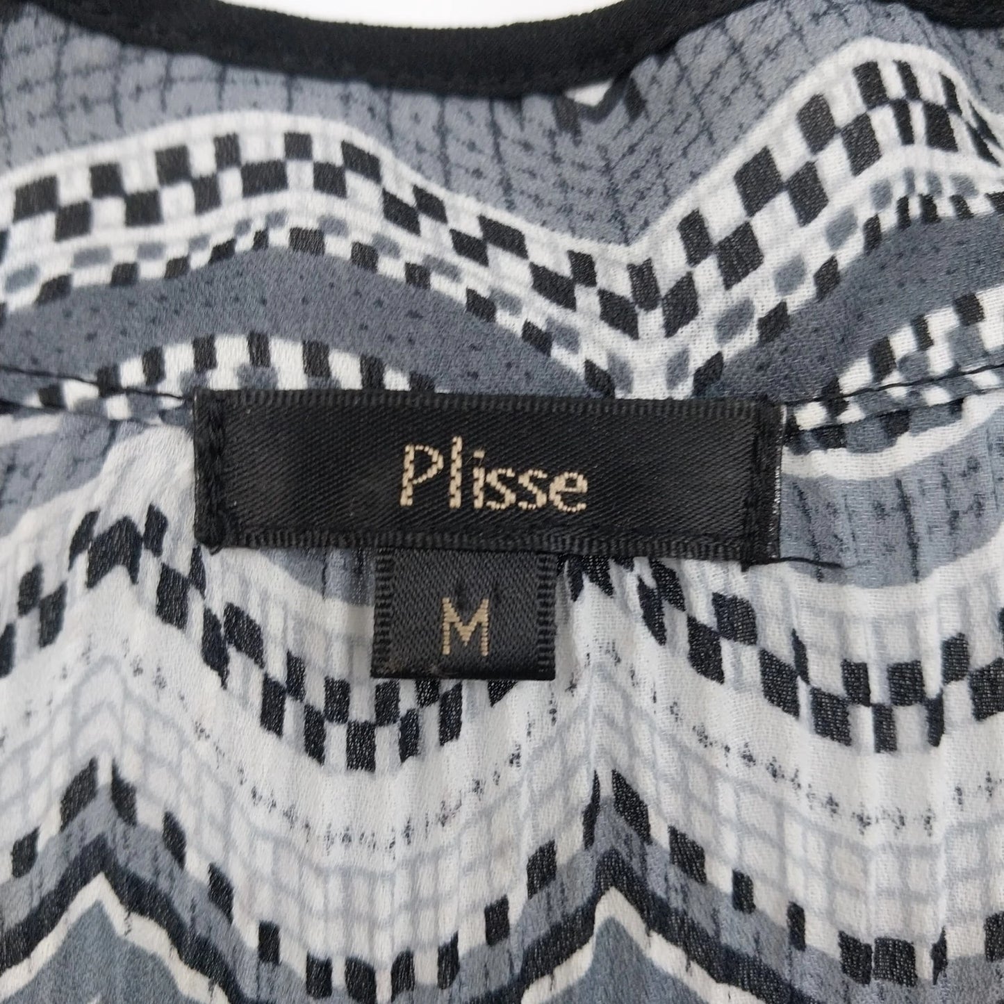 Women's Medium Black White Chevron Pleated Blouse Lettuce Trim 3/4 Sleeve