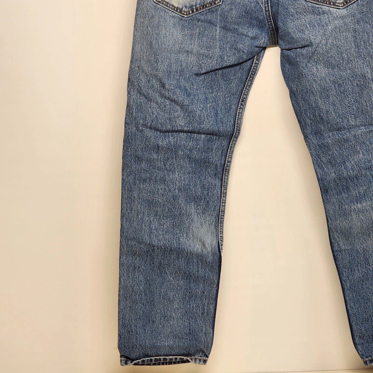 Levi’s 505 Men's 32x30 Straight Leg Jeans Distressed Blue Regular Minor Stain