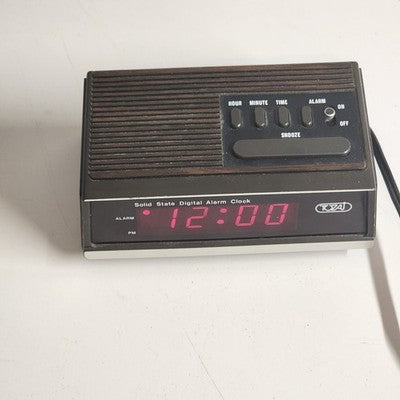 Tozai 1022 Electronic LED Alarm Clock 5.5" Red Number Vintage Tested And Working
