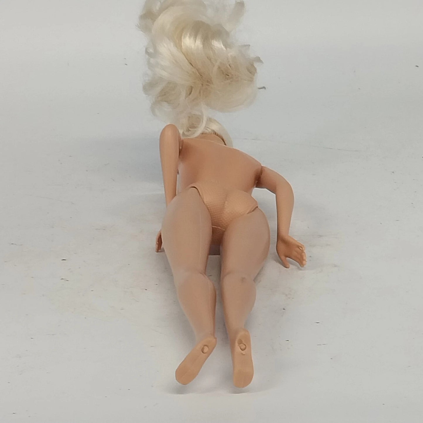 Mattel Barbie Doll Blonde Ponytail Bendable Knees 1998 1999