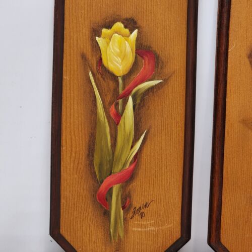 2 Wooden Plaques Hand Painted Daisy Tulip Signed 1980 Vintage Wall Folk Art 10.5