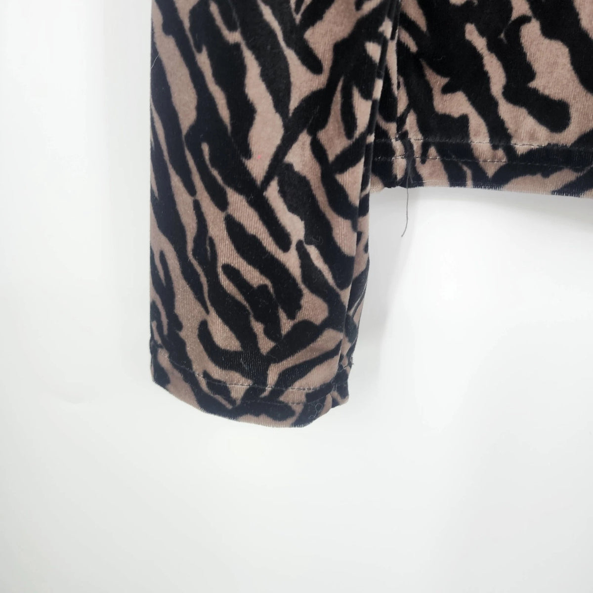 SML Sport Women's Large Zebra Print Velvet Mock Neck Top Black Tan Polyester USA