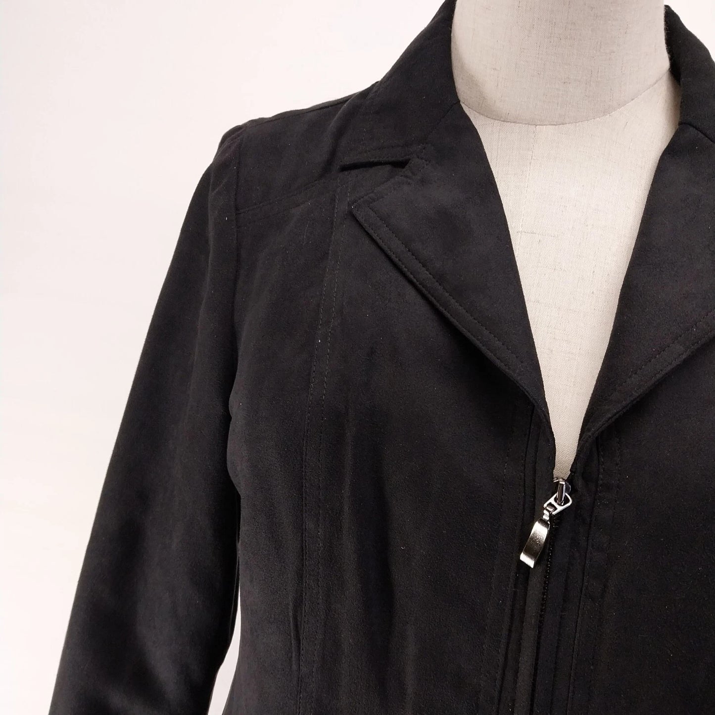 Studio Works Women’s Black Zip Jacket Size 4P Lightweight Notched Collar Petite