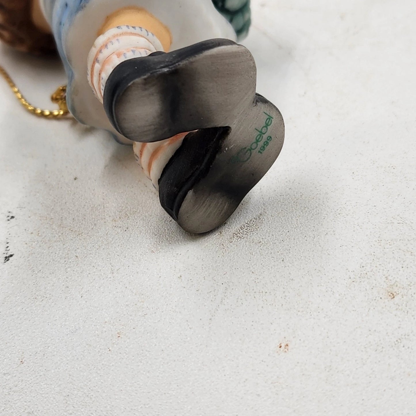 Berta Hummel Ornament WREATH OF JOY 1999 Goebel BH-100 Retired Porcelain