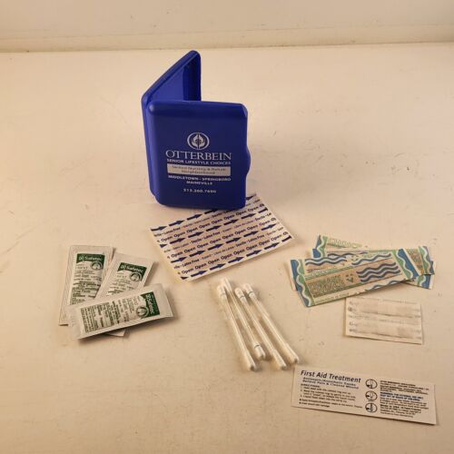 Pocket Sized Plastic Frist Aid Set with Bandages Santi Wipes Q-tips and Band aid