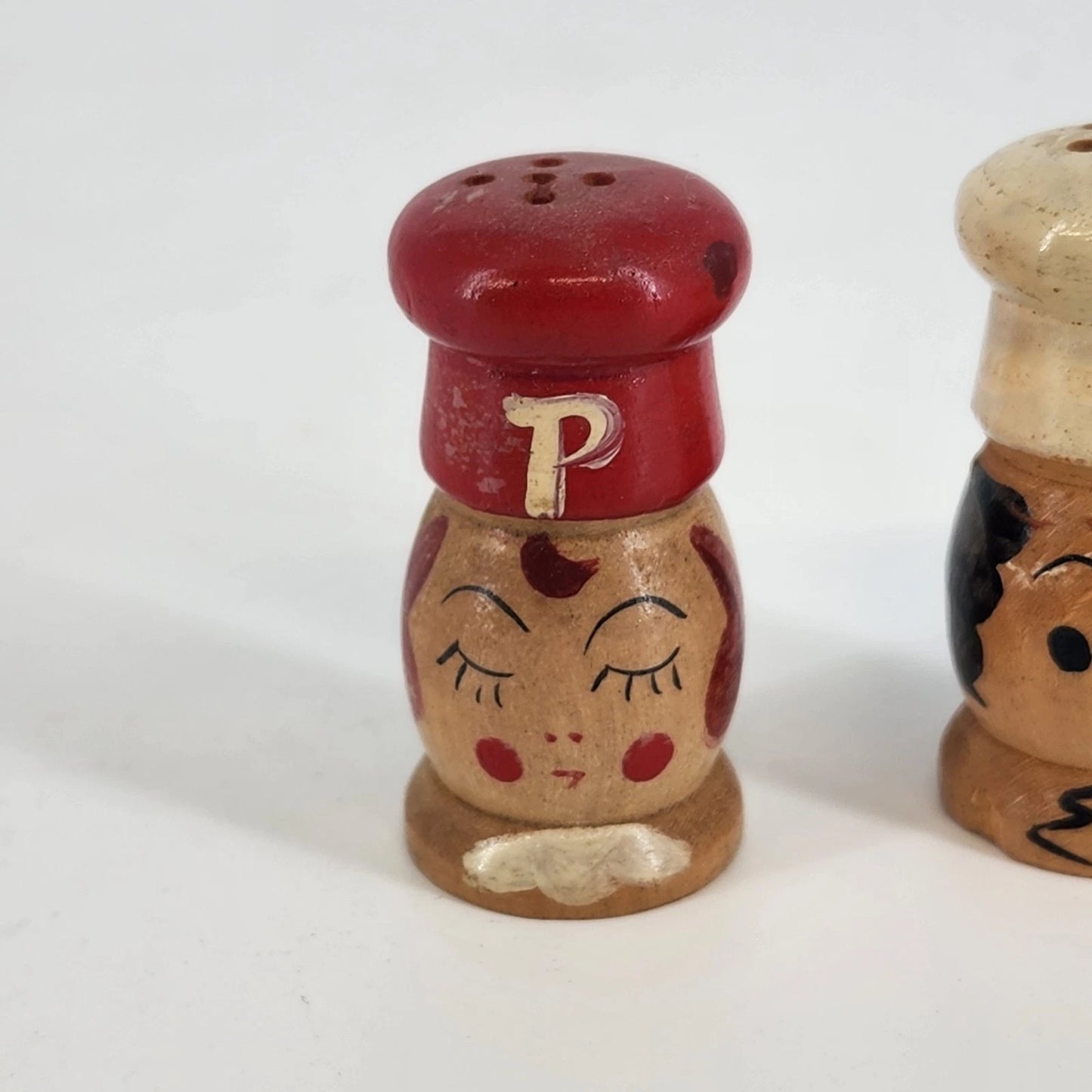 Wood Chef Salt & Pepper Shakers 2" White Boy Red Girl Japan Kitsch 1960's Vtg