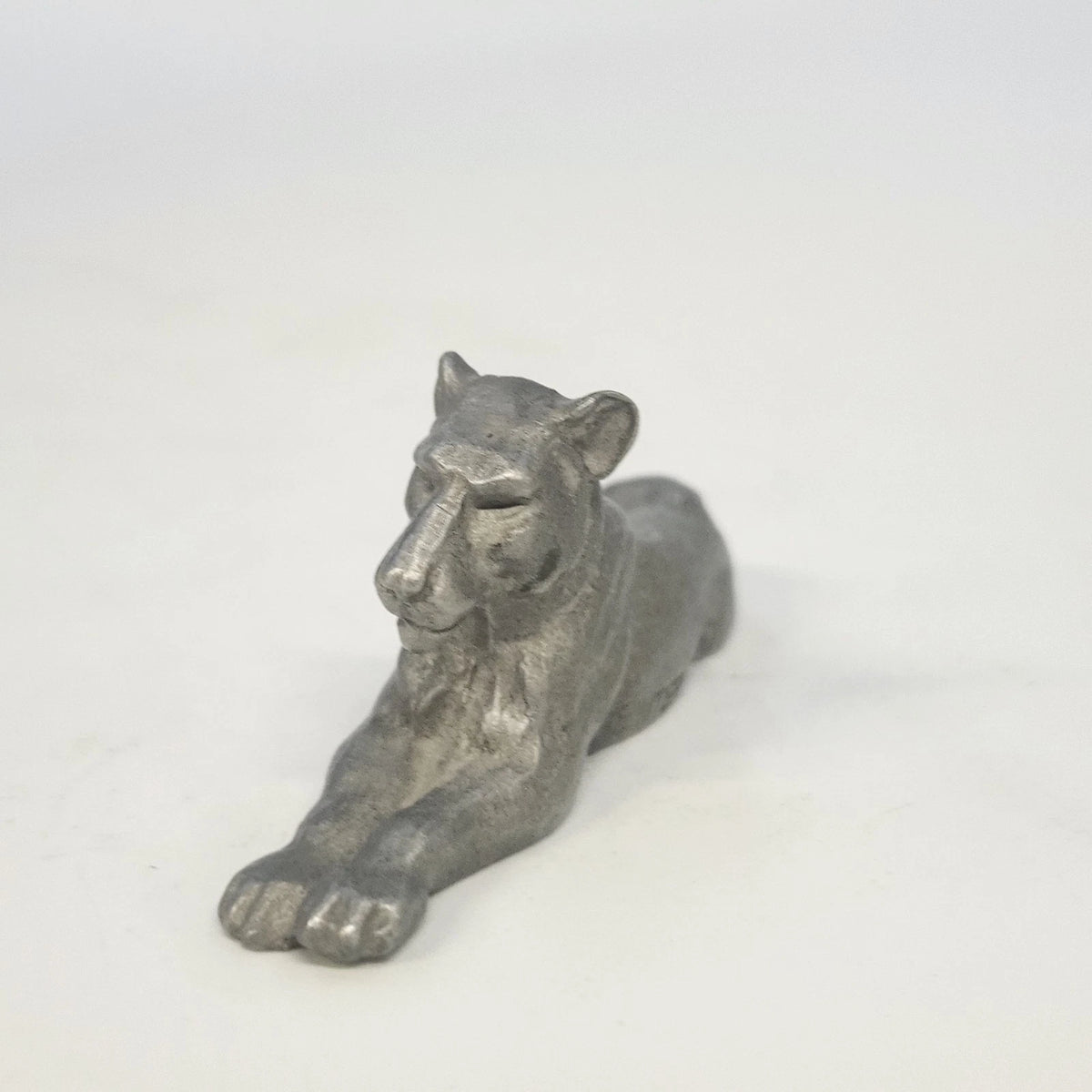 Pewter Reclining Mountain Lion Cougar Figurine 2.5" Vintage Wildlife Animal 1990