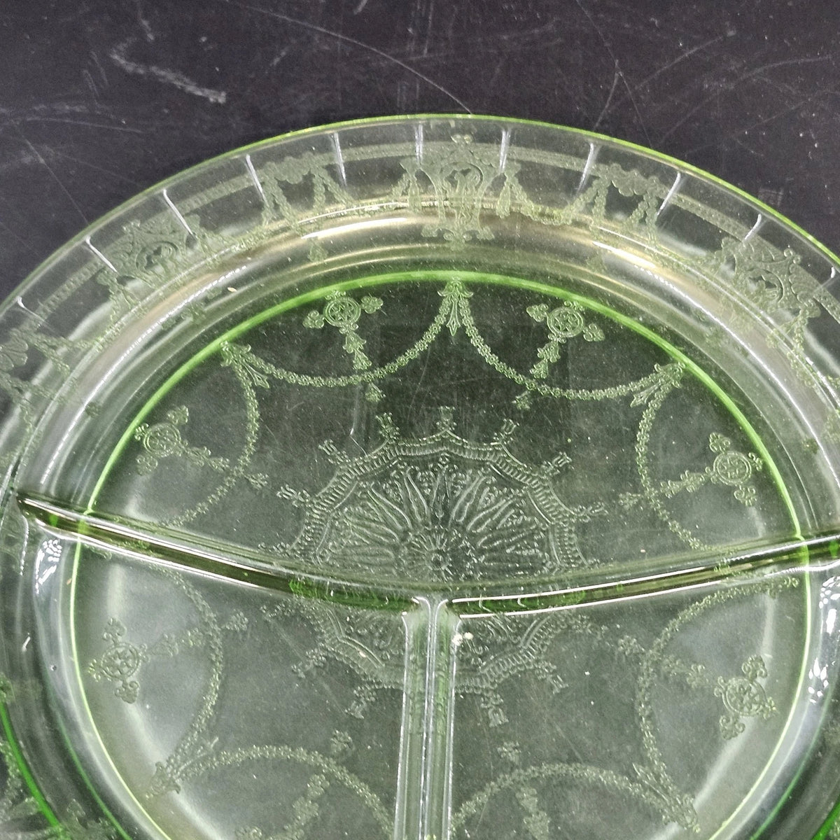 Anchor Hocking Cameo Ballerina Green Uranium Glass Grill Plate 10.5" Vintage