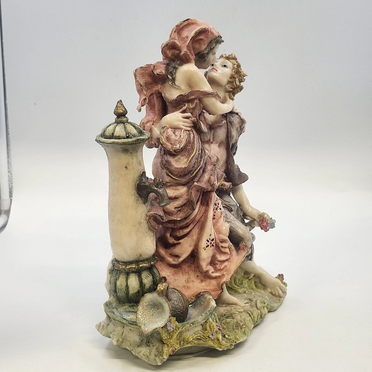 Giuseppe Armani 675T Love in Bloom Couple Kissing Figurine 12.5" No Base