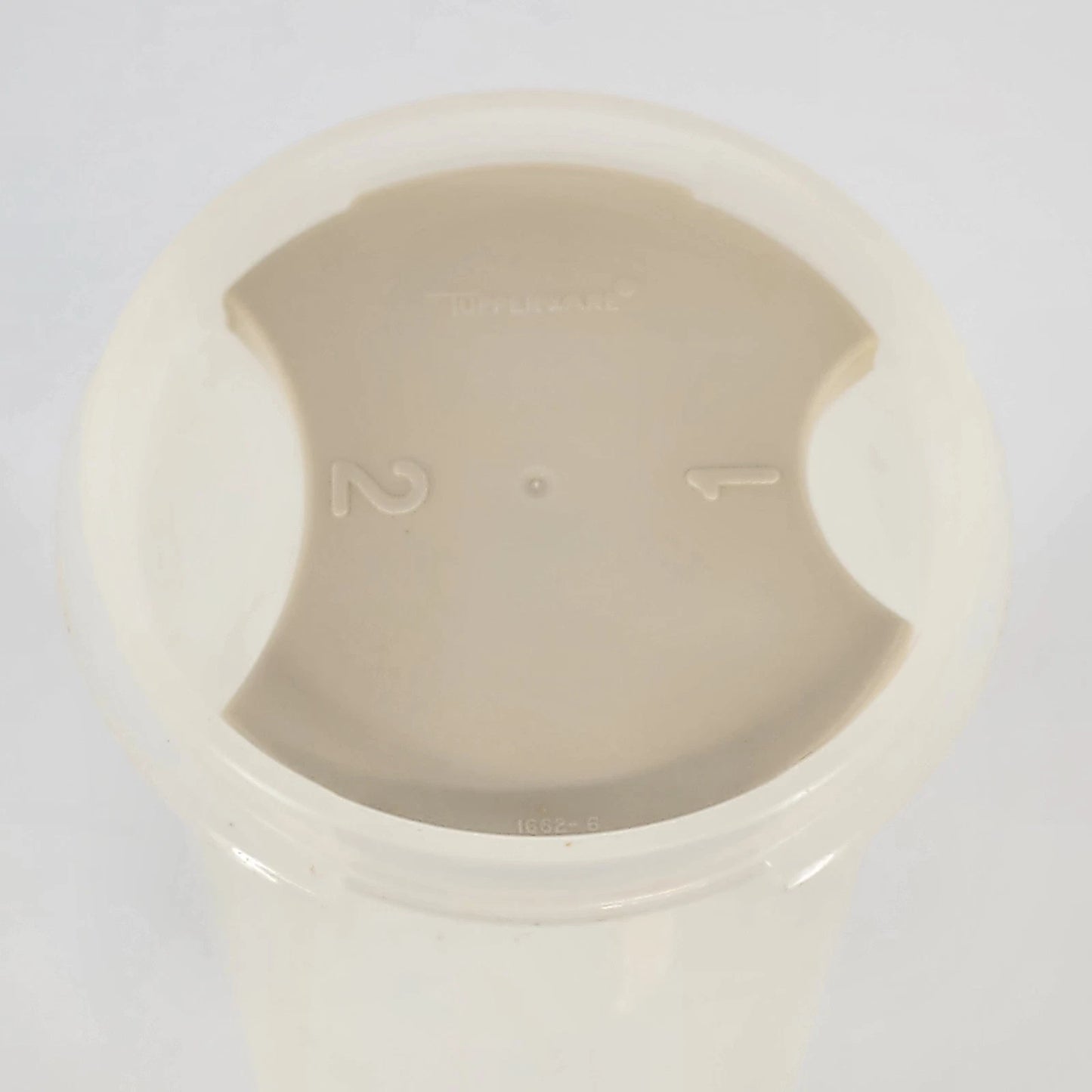 Tupperware Spaghetti Keeper Container 1661-5 Blue Lid Pasta Storage 11" Vintage