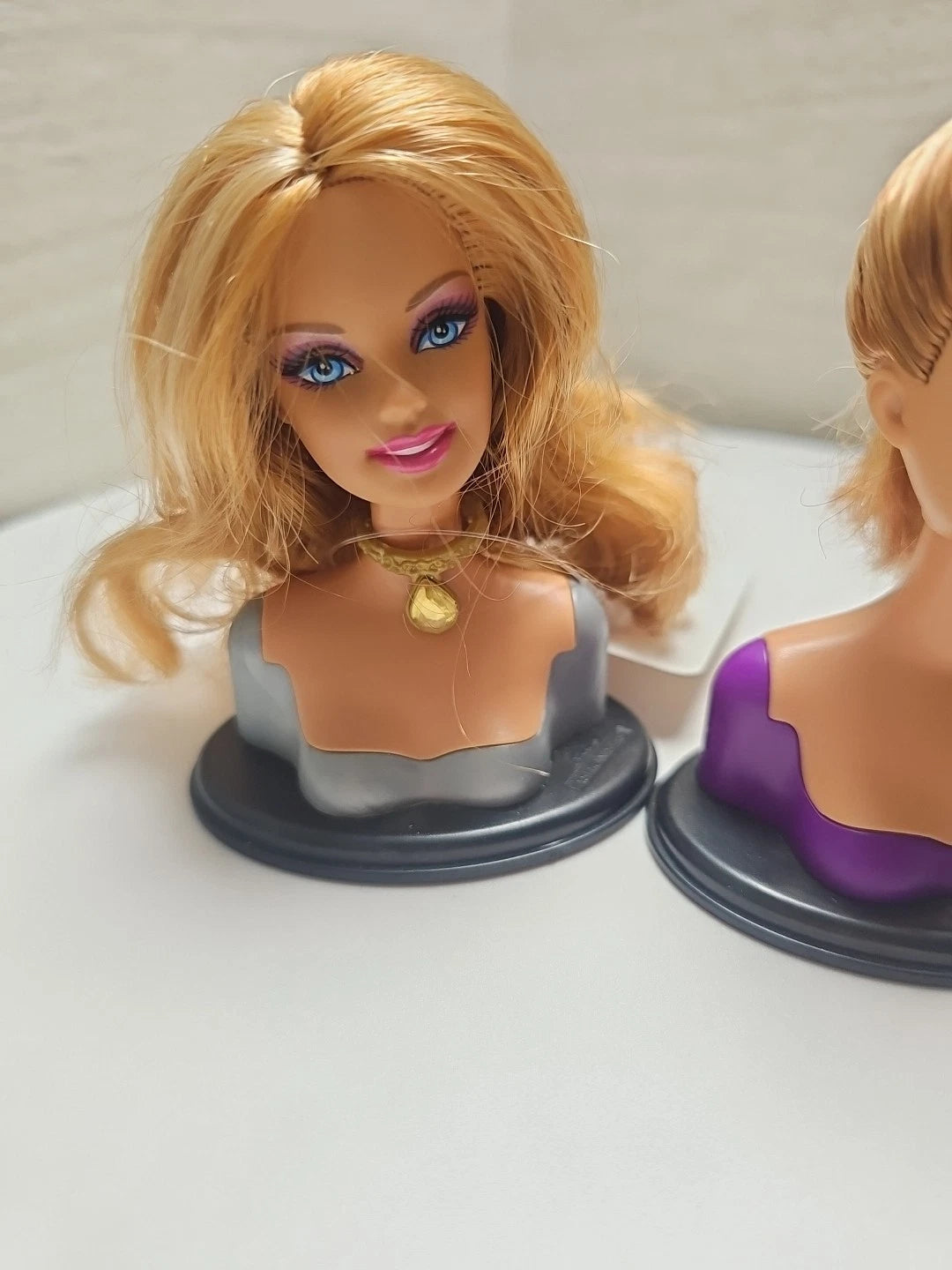 Barbie Styling Head Set 2 Piece Blonde Hair Mattel 2010
