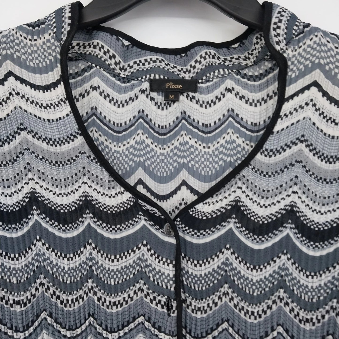 Women's Medium Black White Chevron Pleated Blouse Lettuce Trim 3/4 Sleeve