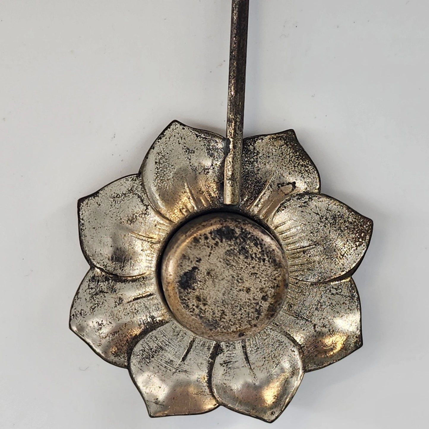 Metal Sunflower Salt & Pepper Shakers Set Flat Lay Twist Bottom Floral Tarnish