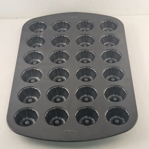 Wilton Bundt Mini Cakes Pan 24 Non-Stick Cavities Pan Size 16" x 10"