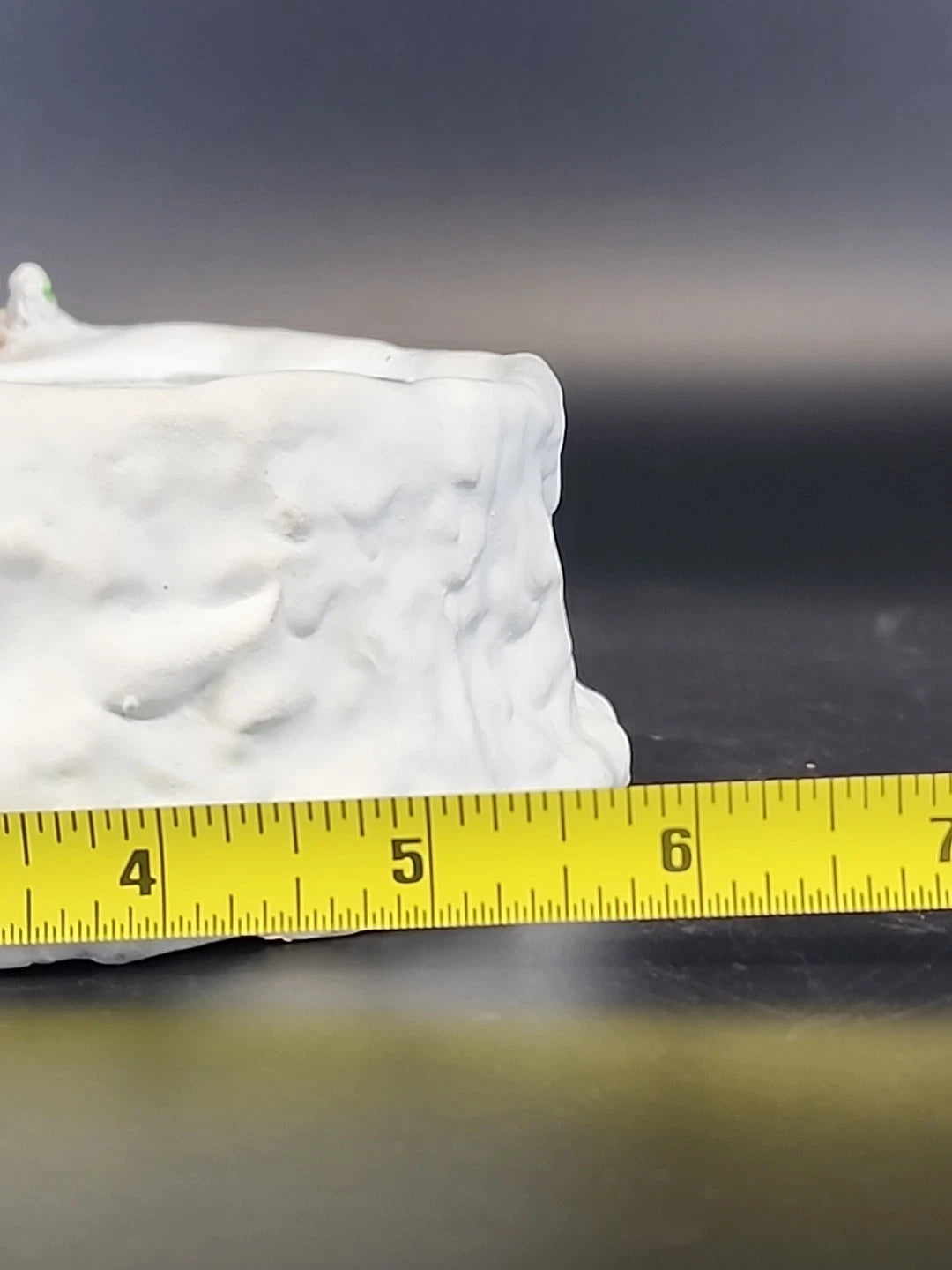 Christmas Around the World Skating Bear Music Box Wind Up Animated 6" House of Lloyd