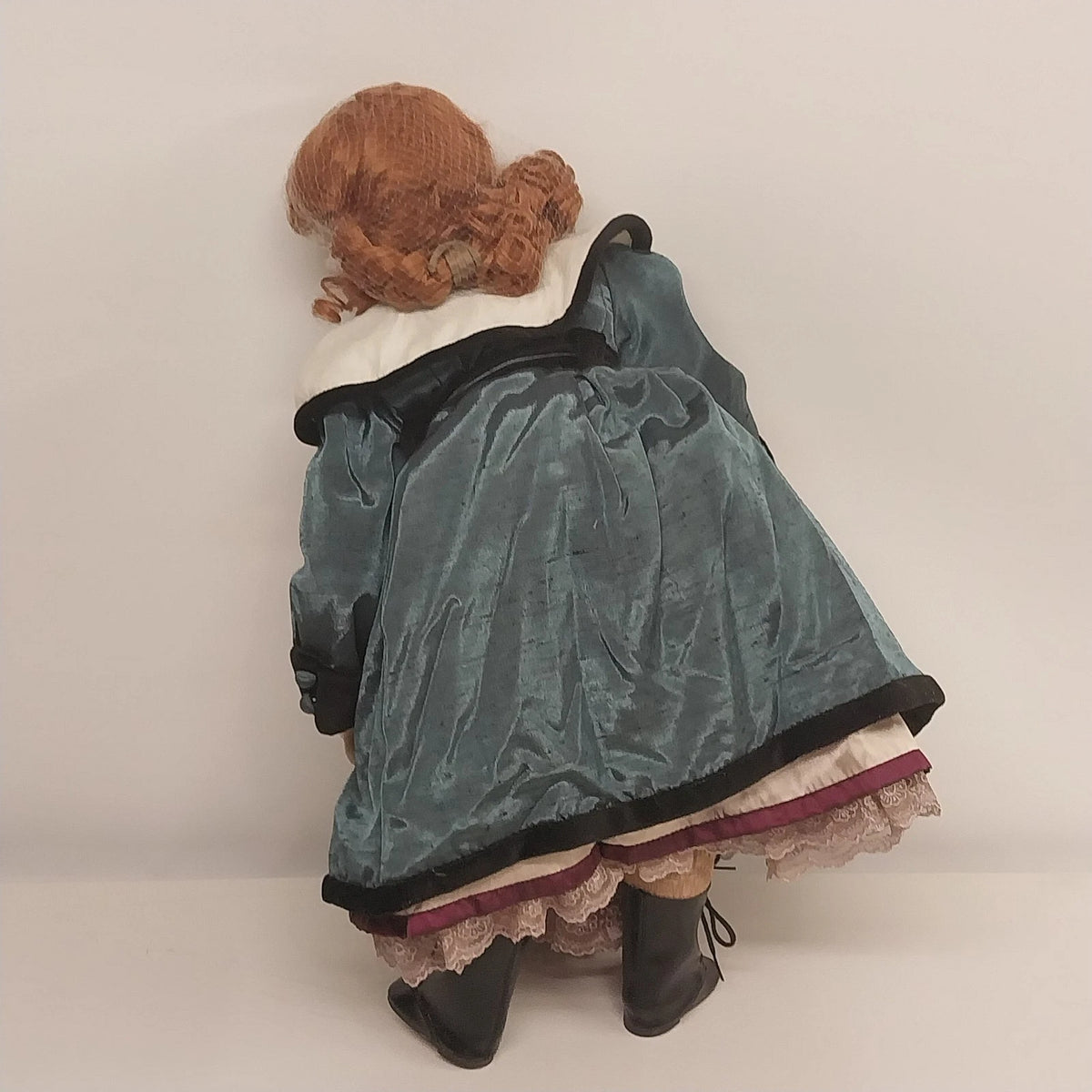 Kingstate Ivanna Porcelain Doll 23" Prestige Straw Hat Parasol Box LE 923/3500
