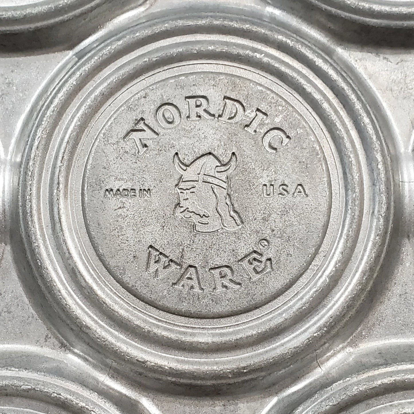 Nordic Ware Emoji Pancake Griddle Pan Seven 3" Smiley Faces Aluminum 10.5"