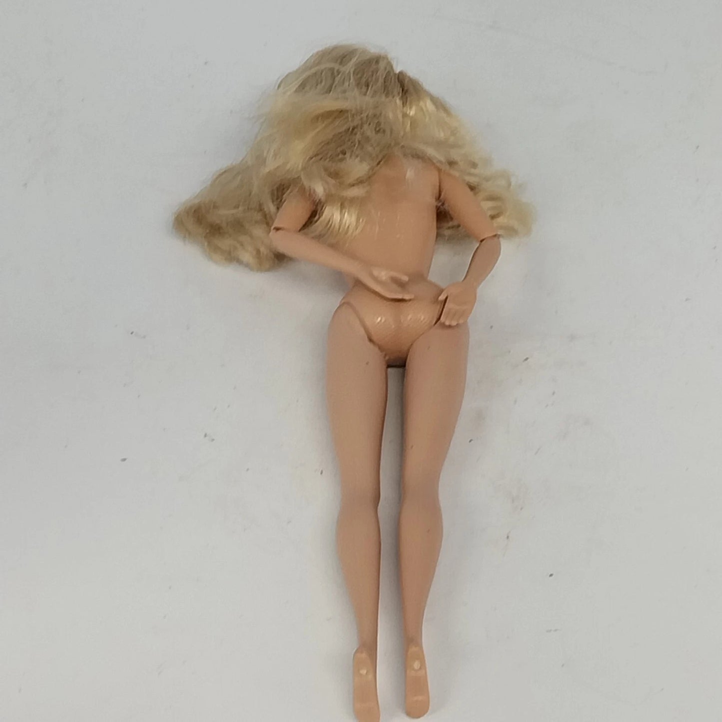 Mattel Barbie Blonde Doll Articulated Elbows Knees 2005 Head 1999 Body Nude