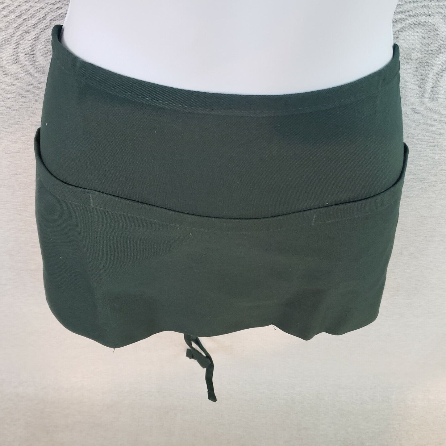 Medium Green Waist Server Apron 3 Pockets Poly/Cotton 11"L x 23" Fame Fabrics F9