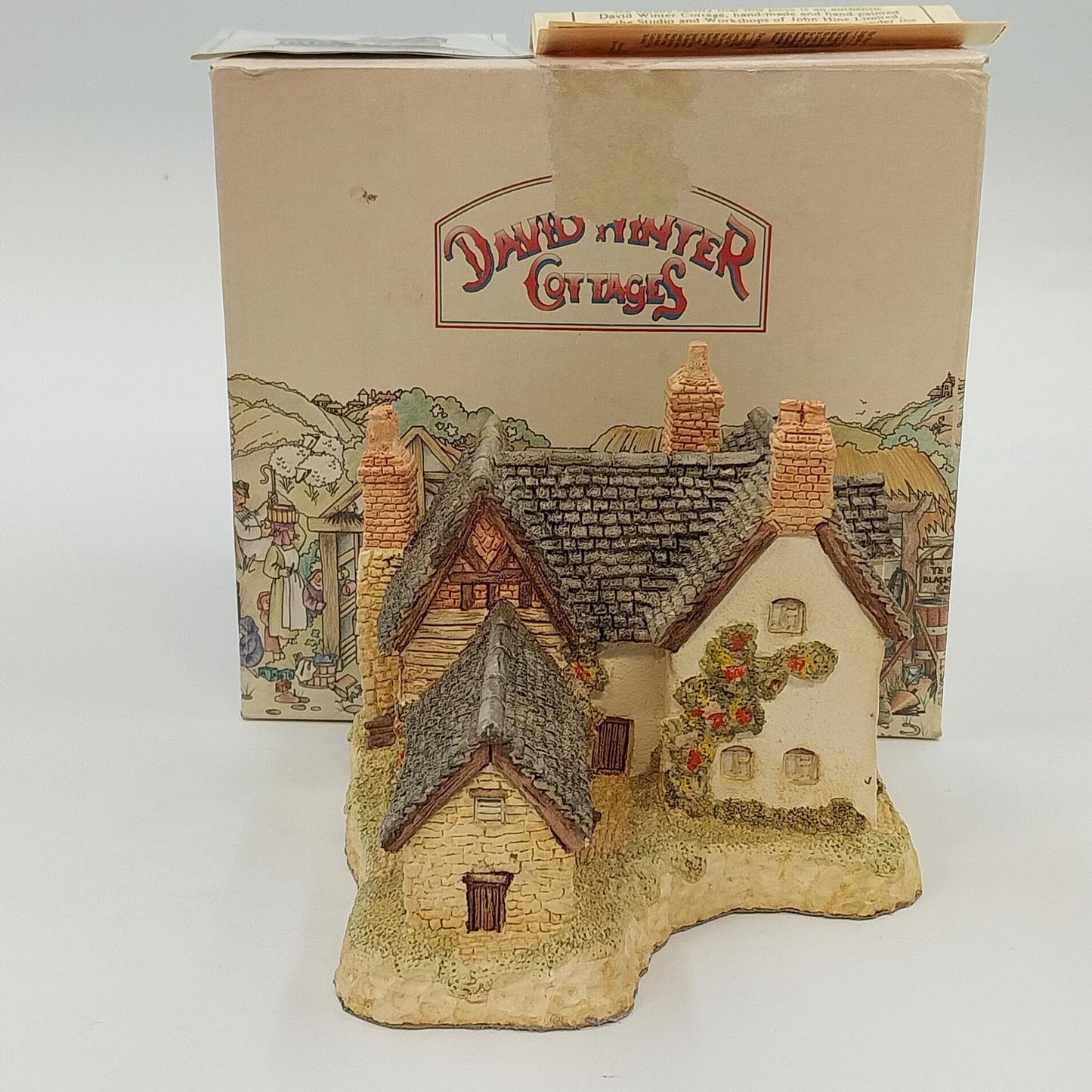 David Winter Cottages Benbow's Farmhouse Herefordshire 1987 COA Original Box