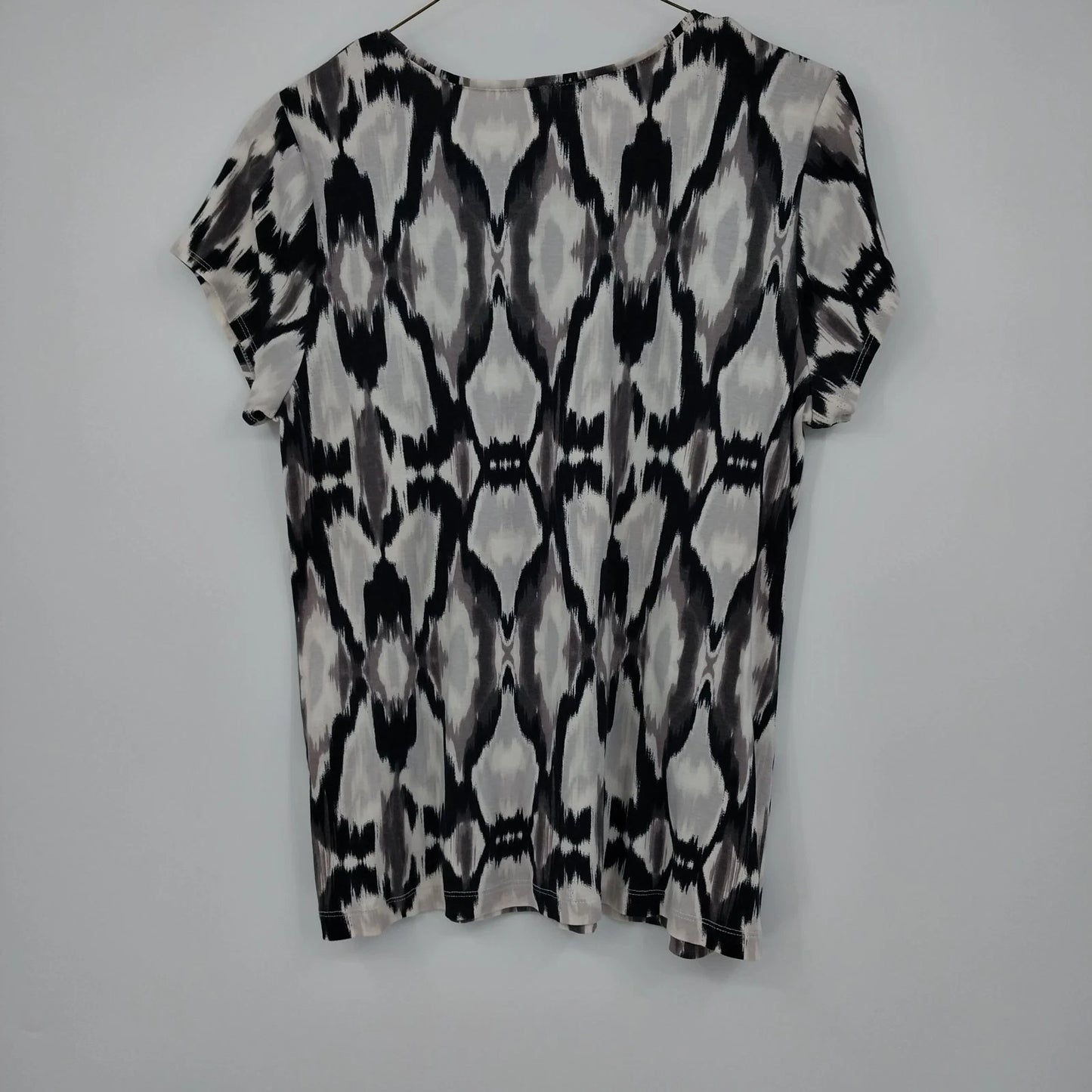 Relativity Abstract Ikat Print Blouse Women's Large Short Sleeve Black White