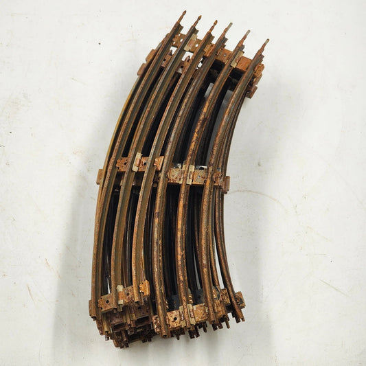 12 Model Train Curve Track Sections O-27 Gauge 27" Diameter Silver Ties Rusty