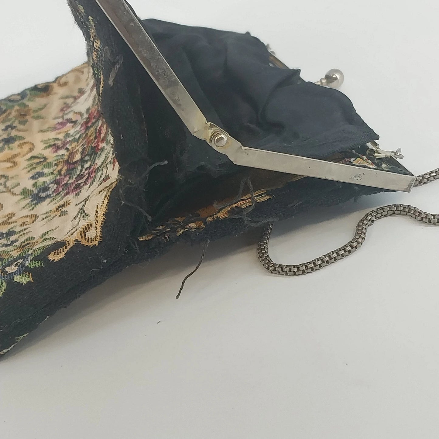 Walborg Floral Tapestry Clutch Purse Kiss Lock Chain Strap Hong Kong Vintage